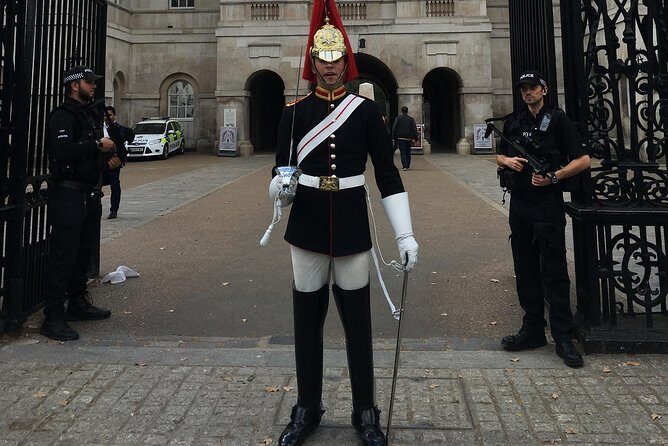 Private Walking Tour of Royal London with Changing of the Guard - Trafalgar Square: Admiral Nelson and the Central London Flow