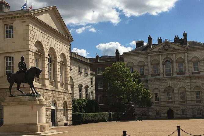 Private Walking Tour of Royal London with Changing of the Guard - Admiralty Arch and the Buckingham Palace Line of Sight