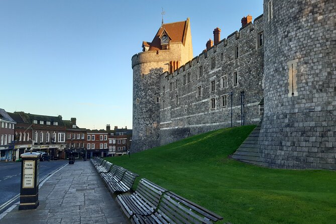 Private Walking Tour with Accredited Expert Guide Windsor Castle - St George’s Chapel: Order of the Garter, and a Sunday warning