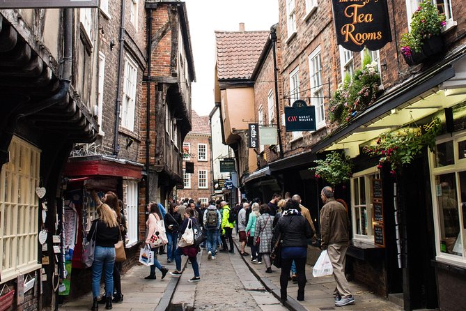 Private Walking Tour: York City Highlights and York Minster - Jorvik Viking Centre pass-by: understand the Vikings without overcommitting