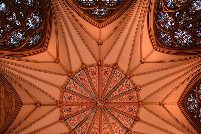 Private York Minster Guided Walking Tour - York Minster inside: Gothic architecture, stained glass stories, and stone carvings