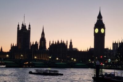 PrivateLuxury Customizable Sightseeing from Southampton to London - Salisbury Cathedral and Magna Carta: Gothic Clarity in One Stop