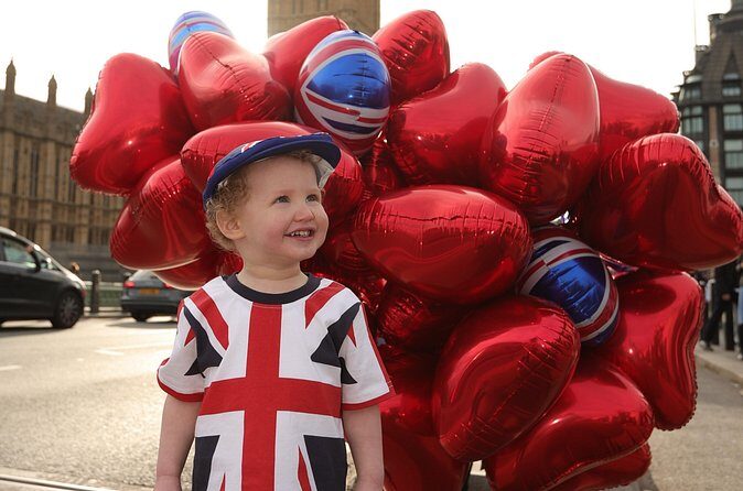 Professional Digital Photo with Red Heart Balloons Central London - A 30-Minute Big Ben Photo Session That Uses Helium Right
