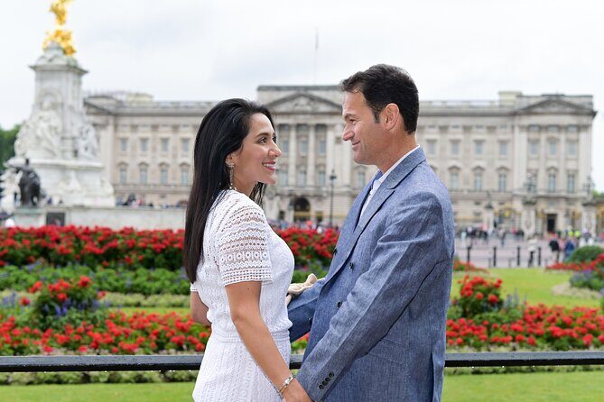 Professional Private Photoshoot in London - Stop 1: Big Ben photos (yes, including the red telephone booth)