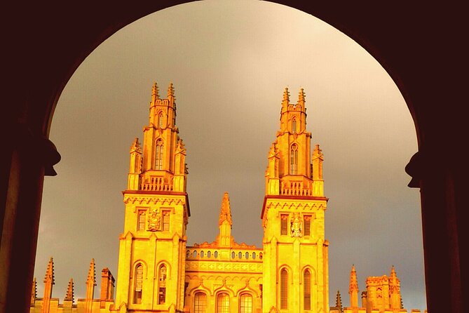 Prospective Oxford Students Entry Advice- Private Group tour - Christopher Wren’s Oxford: theatre and Ashmolean views without the crowding