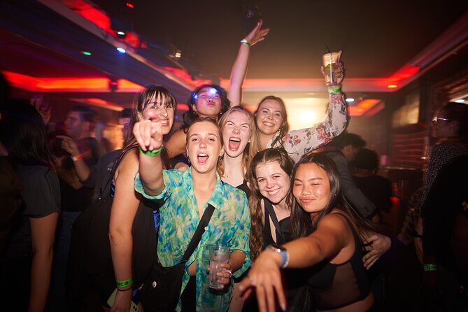 Pub Crawl of Central London - How the number of venues changes with your arrival time