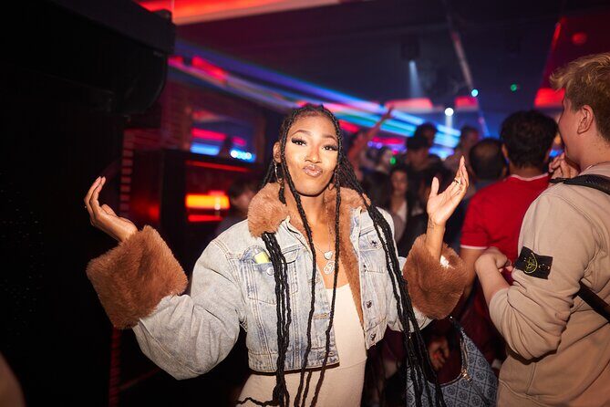 Pub Crawl of Central London - Hosts and group vibe: how the night stays fun