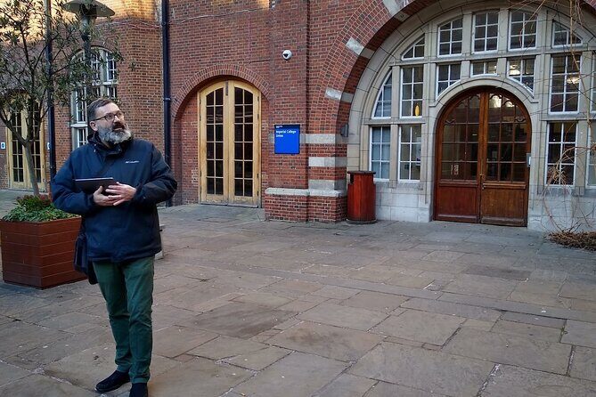 Queen Highlights Walking Tour of London - Holland Road: where Bohemian Rhapsody was written
