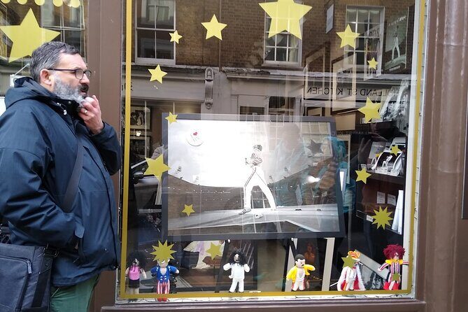 Queen Highlights Walking Tour of London - Kensington Church Street: the BIBA shop and Mary Austin’s connection
