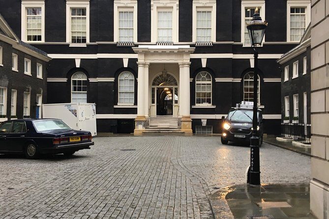 Rich people behaving badly - Old Queen Street and Anne from The Favourite: gossip, film, and human nature