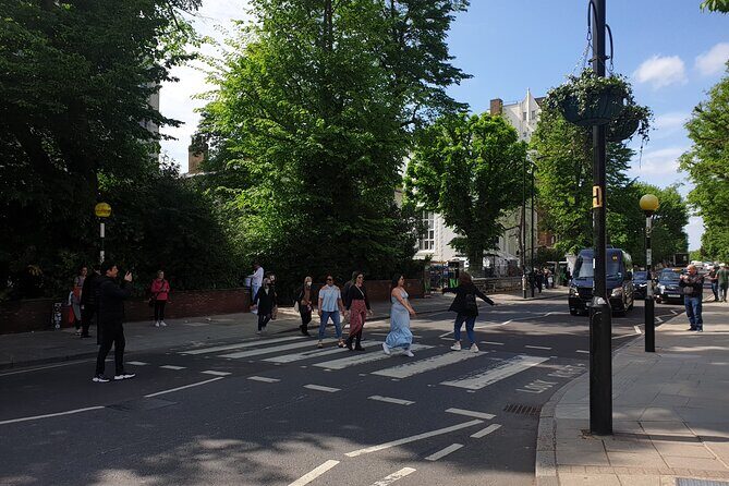 Royal London and The Beatles Private Tour - Two included bus rides: less stress, more time to look