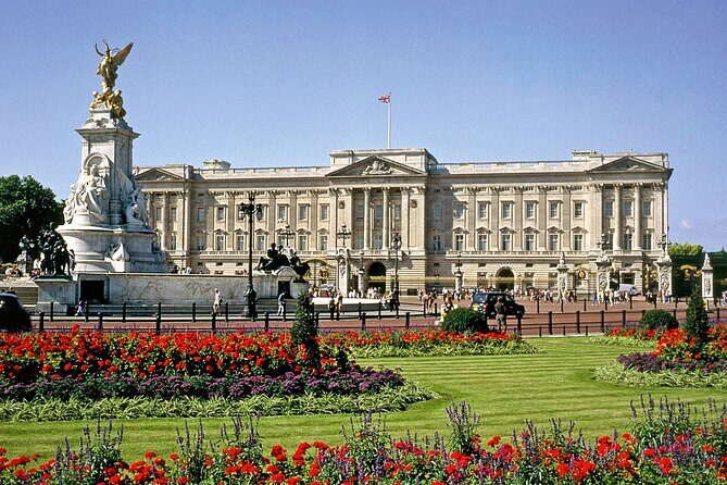 Royal London Guided Tour with Changing of the Guard - Pace, walking distance, and accessibility: what to watch before you commit