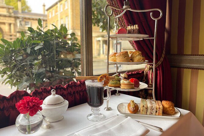 Royal London Tour with Afternoon Tea at The Rubens at the Palace - Buckingham Palace stop: what’s included, what isn’t