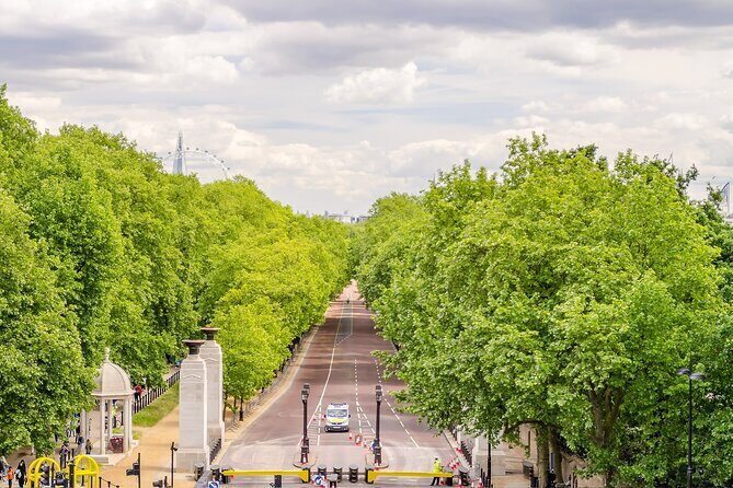 Royal Tour w/ Buckingham Palace Tickets - Semi-Private 8ppl Max - Guide Energy: What Makes This Tour Feel Worth It