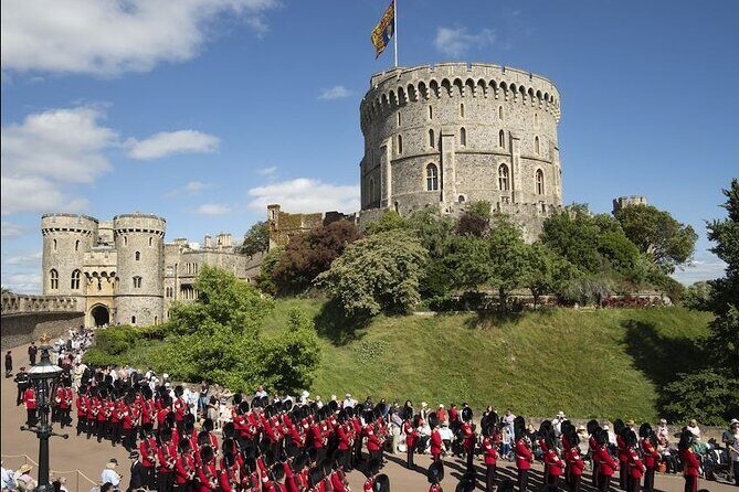 Royal Windsor Afternoon Tour from London - St George’s Chapel: short stop, big moments