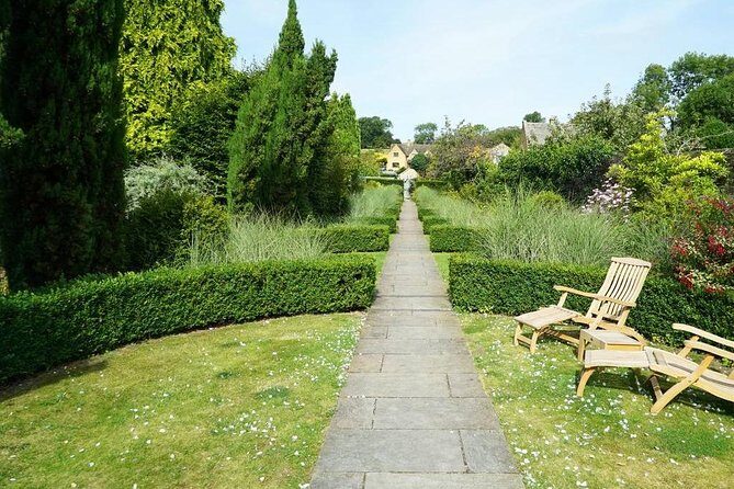 Royal Windsor Cotswold & Shakespeare Country in Executive Vehicle Private Tour - Windsor Castle: State Apartments, dolls’ house, and St George’s Chapel
