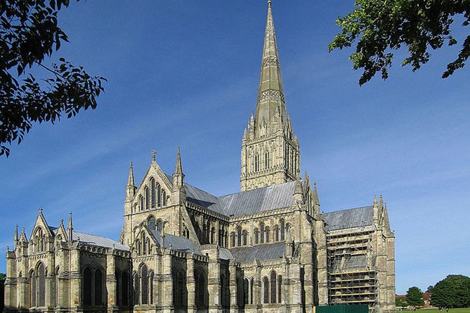 Salisbury and Stonehenge Day Tour from Southampton - Southampton to Salisbury: Your day starts with an easy win