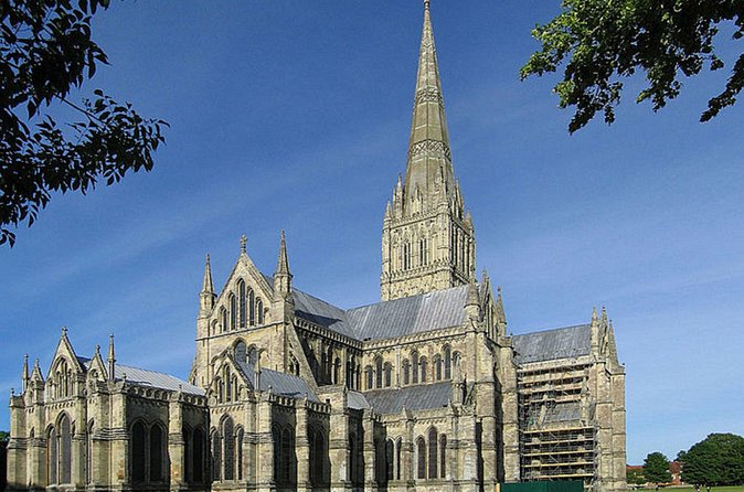 Salisbury and Stonehenge Day Tour from Southampton - How Stonehenge comes into focus during your guided time