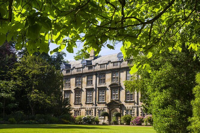 Scholars & Secrets of Cambridge: Self-Guided Puzzle Adventure - Crowds and comfort: why private, no-guide matters here