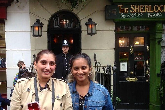 Secret London Private Taxi Tour - Roman remains and the Guildhall-area amphitheatre ruins