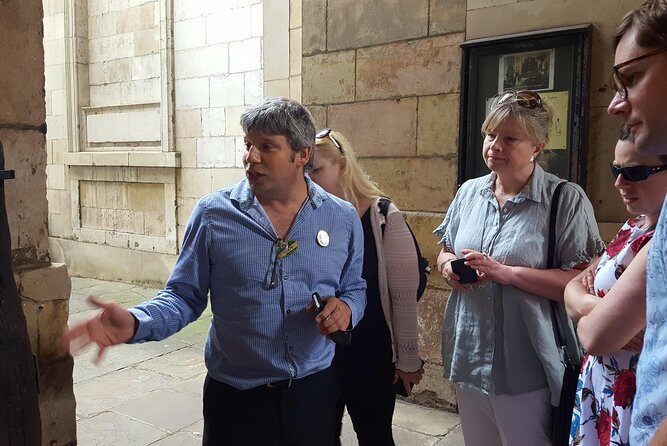 Secret London Private Taxi Tour - Oddball but fun: MI5 and the Henry VIII statute
