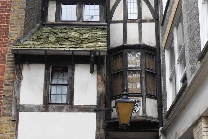 Secret Old London Guided Walking Tour - Meeting at Aldersgate, ending near St Paul’s: easy flow through the City