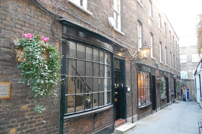 Secret Walking Tour of Central London - How the Guides Make It Feel Different (Humor, Photos, and Short Stories)