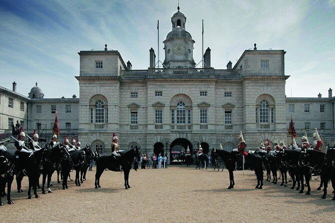 See Over 30 Top London Sights! Fun Private Tour with Local Guide - Buckingham Palace and Royal Mall: Changing of the Guard If It’s Running