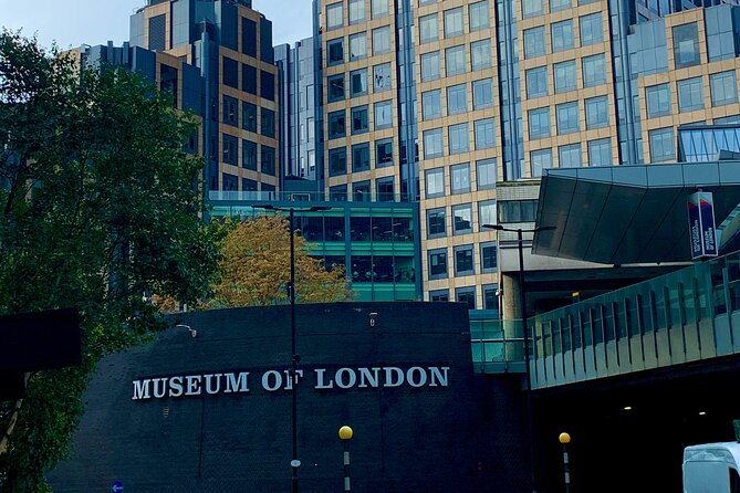Shakespeare Promenade - Barbican Highwalk: Elevated Views and Estate Storytelling