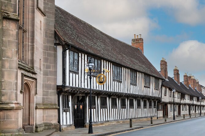 Shakespeare's Schoolroom & Guildhall Entry Ticket and Tour - Entering Shakespeare’s Schoolroom & Guildhall in Stratford