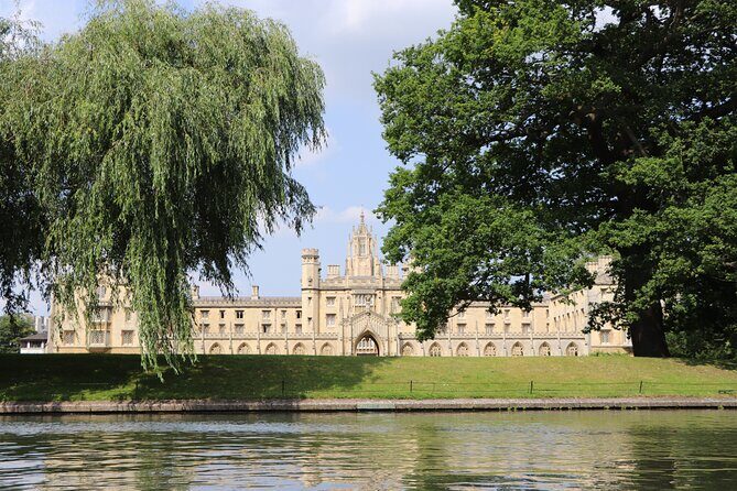 Shared Chauffeured Punt Tour - Bridge of Sighs and the Wedding Cake Building: the river’s most cinematic corners