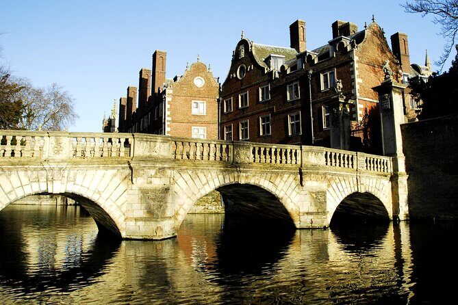 Shared Guided Punting Tour of Cambridge - Punting the River Cam: 45 minutes that help you read Cambridge