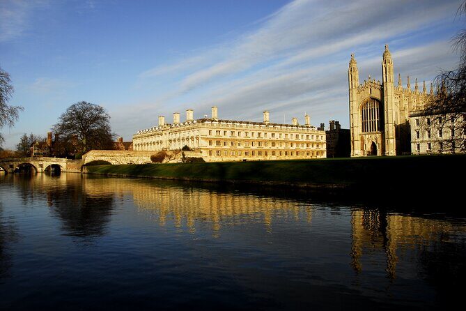 Shared Guided Punting Tour of Cambridge - Why the guide matters: small group, big conversation potential