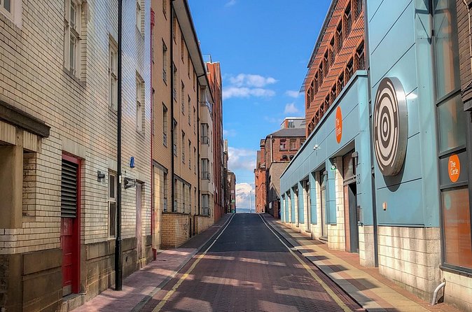 Sheffield Tour App, Hidden Gems Game and Big Britain Quiz (1 Day Pass) UK - The 4-hour flow: starting in Sheffield City Centre
