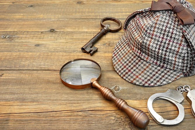 Sherlock Holmes Museum & Westminster Walking Tour - Whitehall and Horse Guards Parade: clocks, arches, and close-up atmosphere