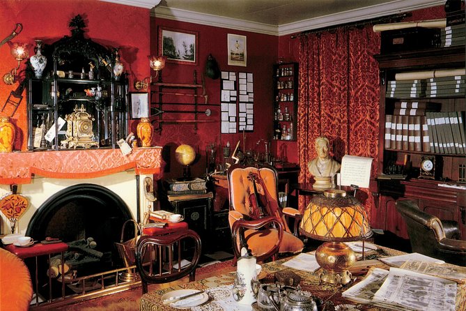 Sherlock Holmes Museum & Westminster Walking Tour - The guide factor: pacing, humor, and handling crowds