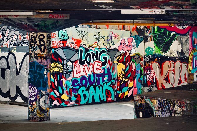 Shoreditch Self-Guided Walking Tour: Art, Cuisine & Culture - Starting at Old Street: The London Theatre and the King’s Men