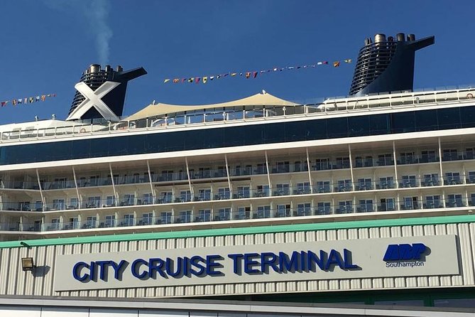 Shuttle Service Southampton Cruise Terminals to Heathrow Airport and London - The ride comfort in an 8-person, air-conditioned minivan