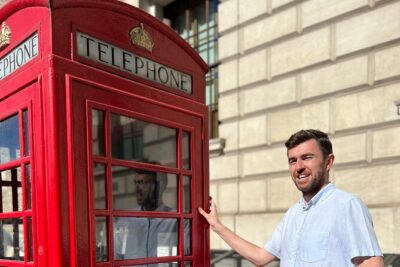Sightseeing tour of London - in clear, slow English - Buckingham Palace: The Four Big Questions and the 1982 Bedroom Break-In