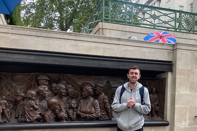 Sightseeing tour of London - in clear, slow English - Trafalgar Square and Whitehall: Lord Nelson, Larry the Cat, and Two King Birthdays