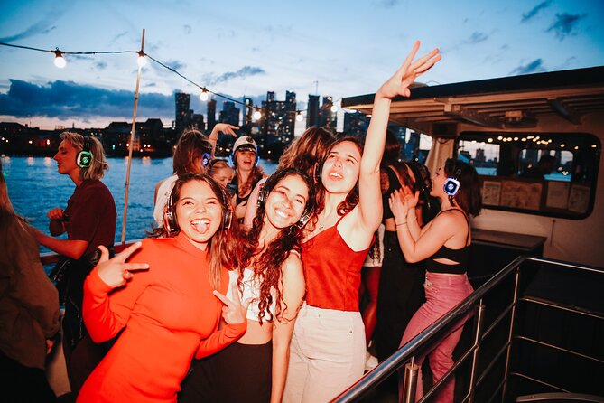Silent Disco London Thames Boat Party - Silent disco on the Thames: what the experience really feels like