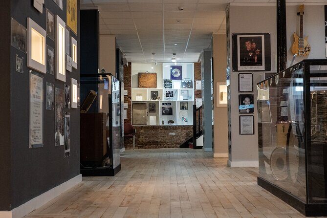 Skip the Line: Liverpool Beatles Museum - The perfect tribute to the Beatles - Sgt Pepper Medals, Live Footage, and the ‘How did they get here?’ Effect