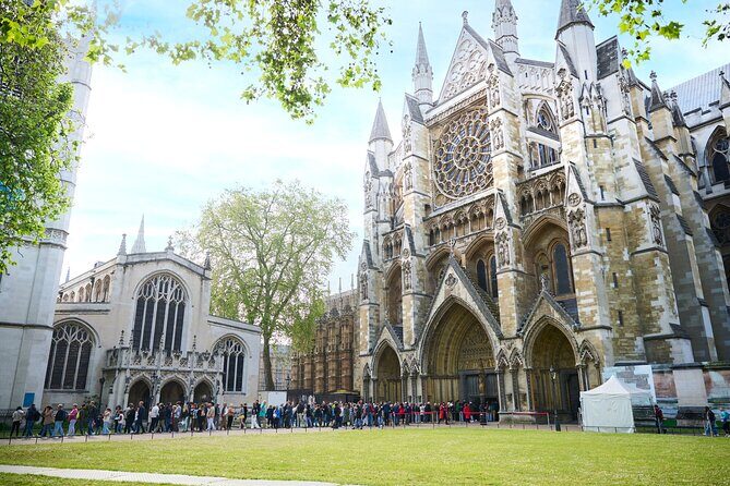 Skip the Line Tower of London & Westminster Tour and River Cruise - Buckingham Palace, Changing of the Guard, and the Smart Backup Plan