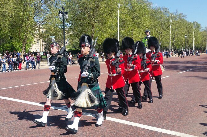 Small Group Changing the Guard & Buckingham Palace tickets - Price and value: is $98.73 worth it?