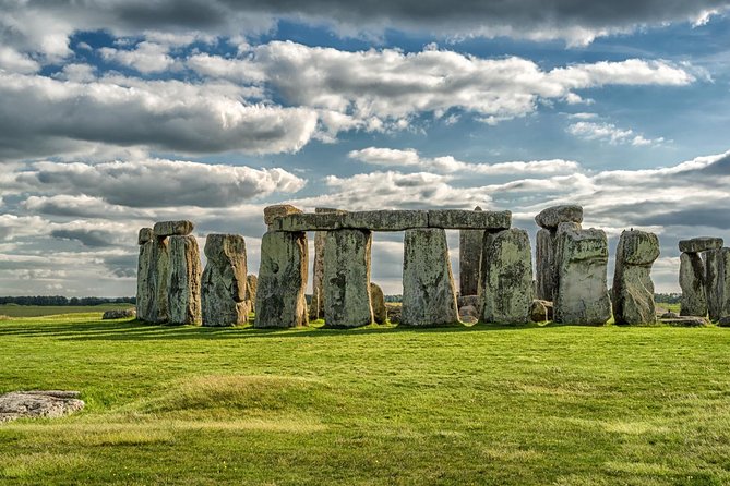 Small Group Cotswolds Village, Stonehenge and Bath Tour from London - A small-group day that actually works from central London