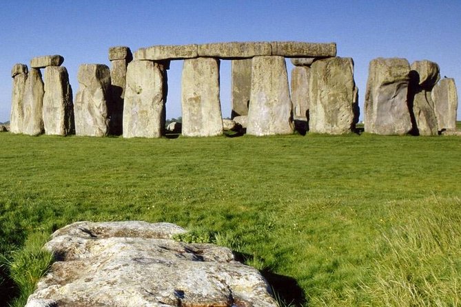 Small-Group Day Trip to Stonehenge, Glastonbury, and Avebury from London - Stonehenge on Salisbury Plain: what you can do in 1 hour 15
