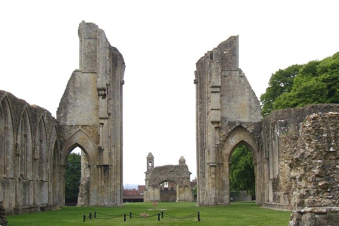 Small-Group Day Trip to Stonehenge, Glastonbury, and Avebury from London - Timing, weather, and the two “gotchas” that shape your experience