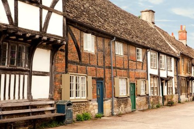 Small-Group to Bath, Lacock, Avebury and Stonehenge from London - Bath with Roman Baths included: Georgian squares, hot spring history, and real time inside
