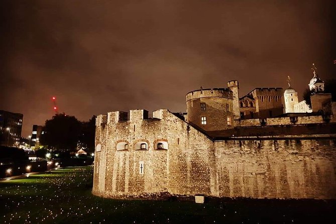 South Bank (London Bridge) Walking Tour & Enter The Tower of London - Crossing into the Tower of London: what your included entry gets you