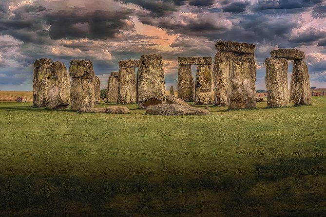 Southampton Pre-Cruise Tour: London to Southampton via Stonehenge - Stop One: Stonehenge With Coach Commentary First